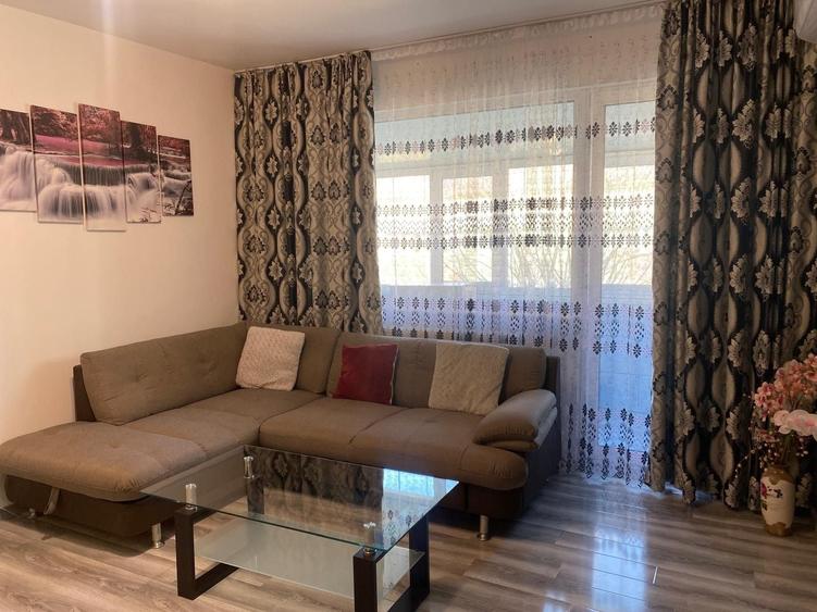 Apartament cu 2 camere semidecomandat în Cuza Vodă
