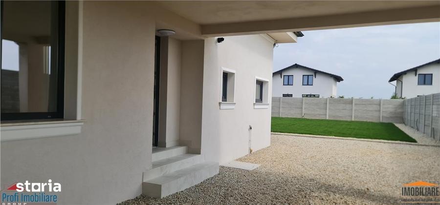 Casă cu 4 camere cu Teren 664 Mp în Zimandu Nou
