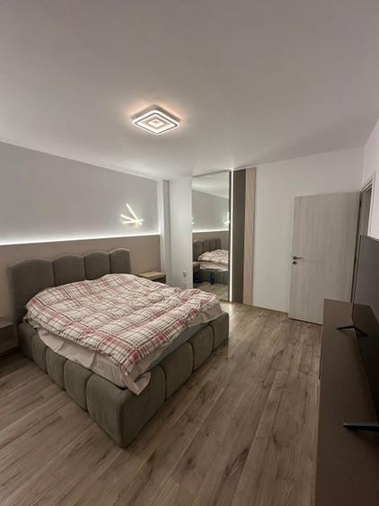 Apartament cu 3 camere decomandat în E3
