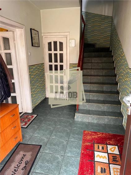 Casă cu 10 camere cu Teren 450 Mp în Central