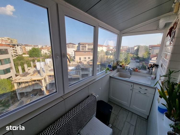 Apartament cu 3 camere decomandat în Central