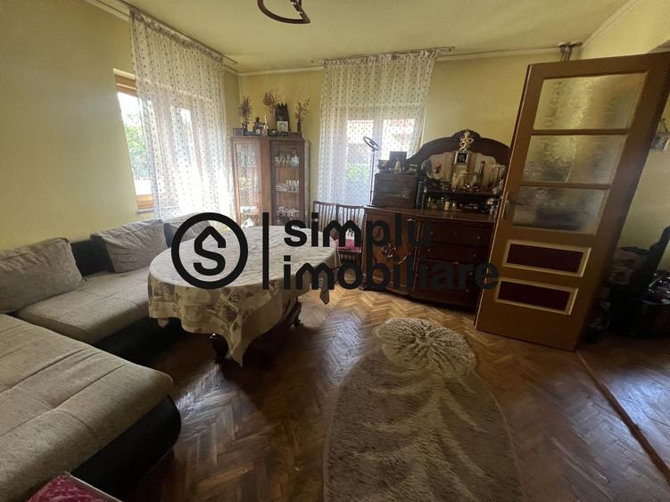 Casă individuală cu 5 camere cu Canalizare în Central