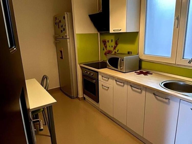 Apartament cu 2 camere decomandat în Eroii Revoluției