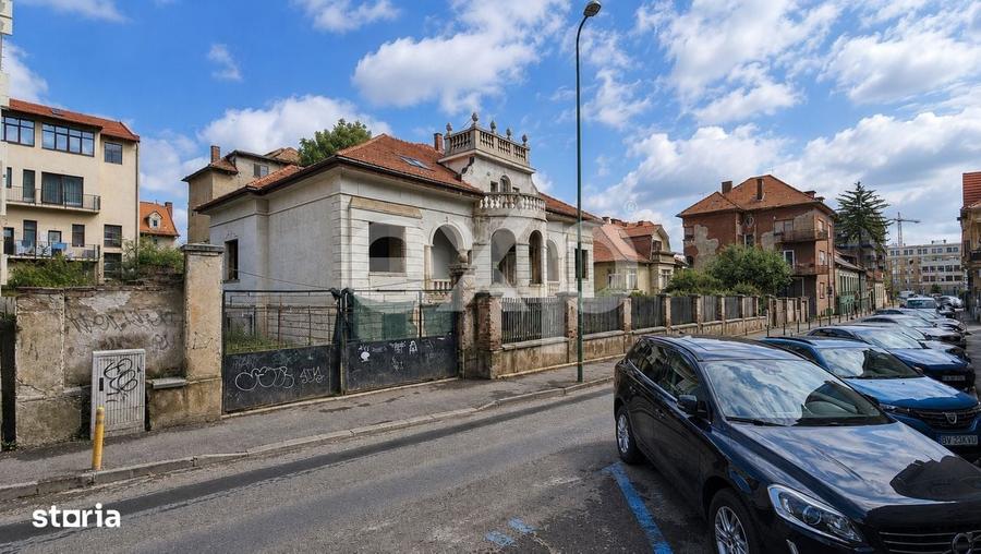Casă cu 4 camere în Central