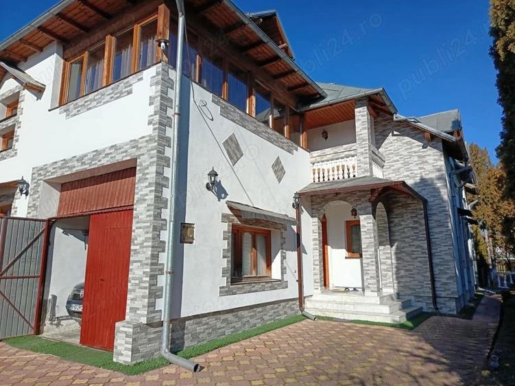 Casă cu 6 camere cu Teren 900 Mp în Pucioasa