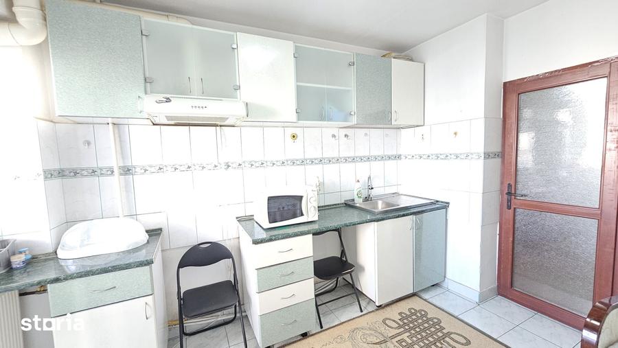 Apartament cu 2 camere decomandat în Micro 21