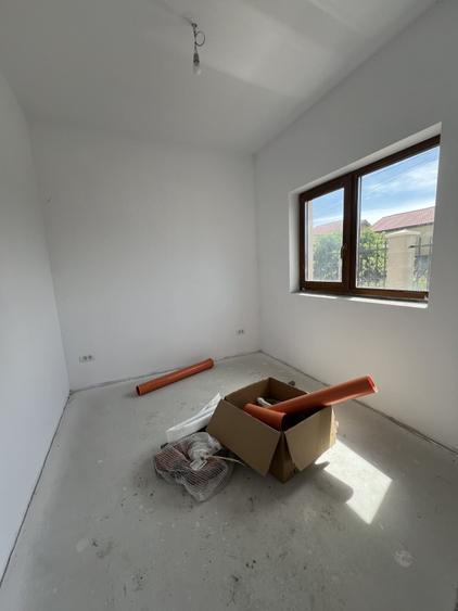 Duplex cu 5 camere cu Canalizare în Chișoda