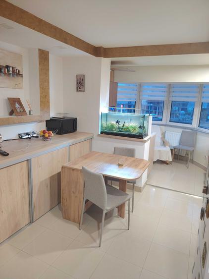 Apartament cu 2 camere decomandat în Republicii