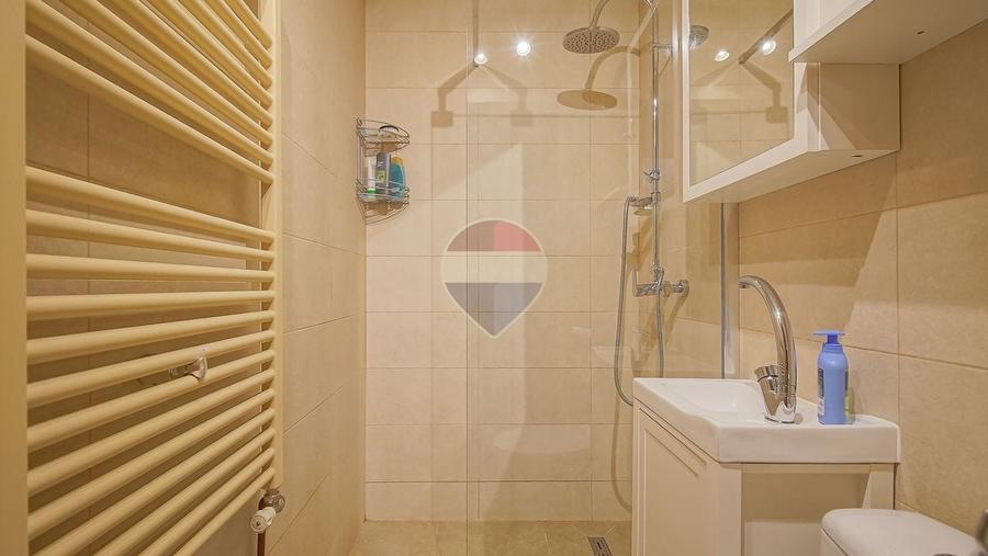 Apartament cu 2 camere semidecomandat în Florilor