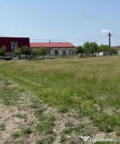 Teren de 9498 mp, în Central