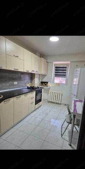 Apartament cu 2 camere decomandat, mobilat în Apărătorii Patriei
