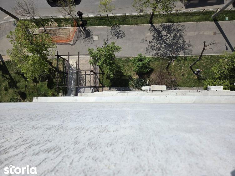 Apartament cu 2 camere semidecomandat, mobilat în Pantelimon