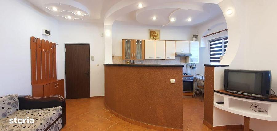 Apartament cu 2 camere, mobilat în Calea Poplăcii