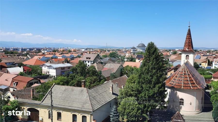 Apartament cu 3 camere decomandat în Terezian