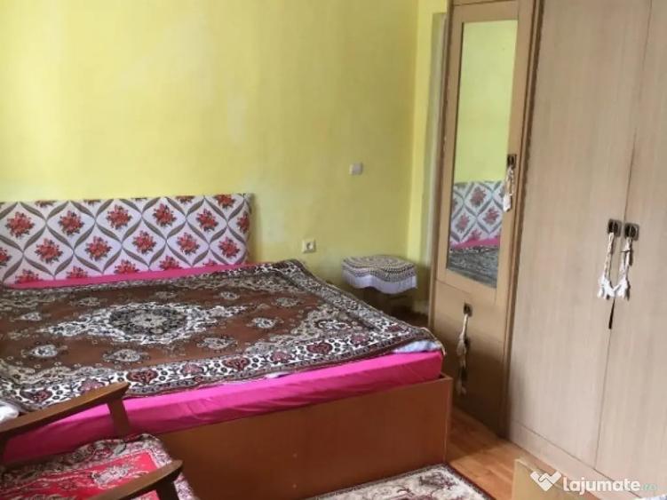 Casă cu 5 camere cu Teren 1007 Mp în Aranghel