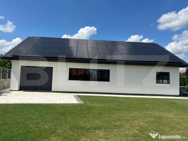 Casă cu 7 camere cu Teren 1440 Mp în Uriu