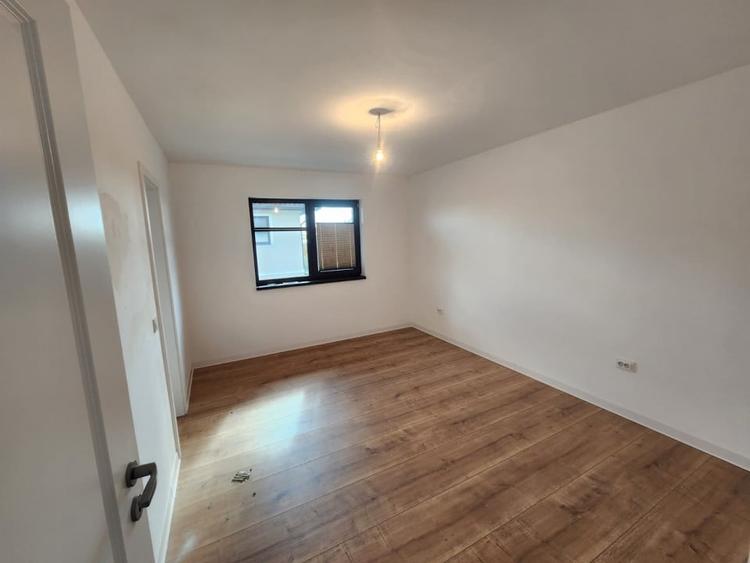Duplex cu 4 camere cu Canalizare în Miroslava