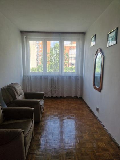 Apartament cu 3 camere semidecomandat în Dacia