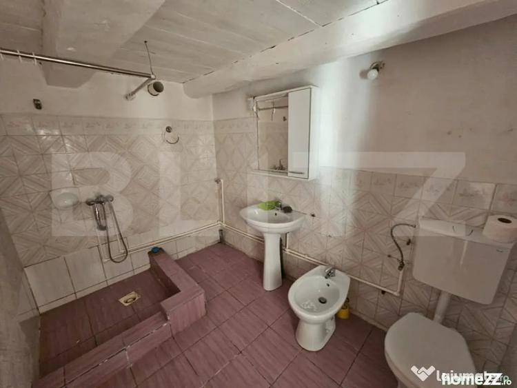 Casă cu 3 camere cu Teren 2800 Mp în Întregalde