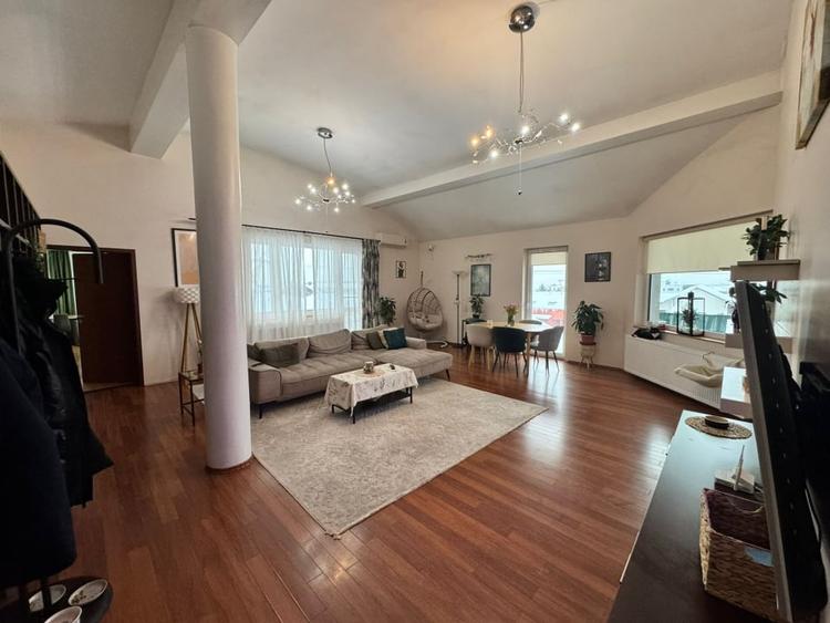 Apartament cu 3 camere decomandat, mobilat în Valea Borcutului
