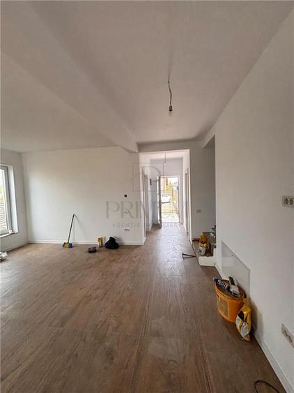 Duplex cu 4 camere cu Canalizare în Moșnița Nouă