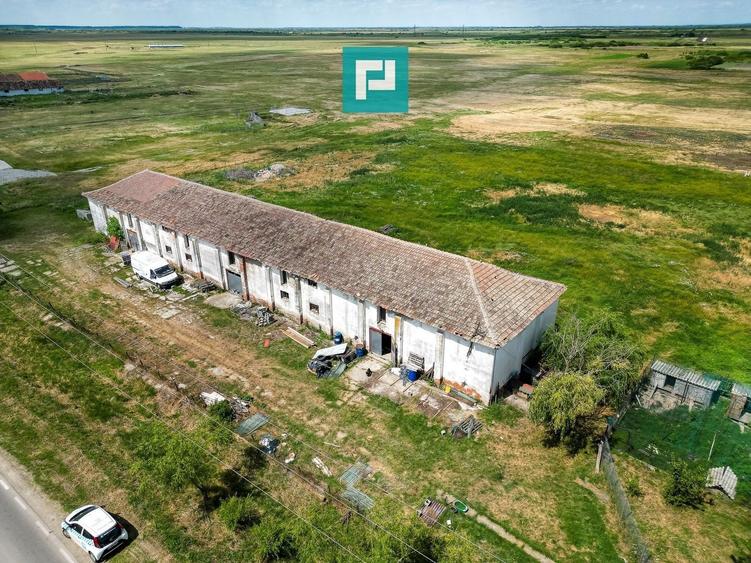 Spațiu industrial, de 455 mp, în Zărand