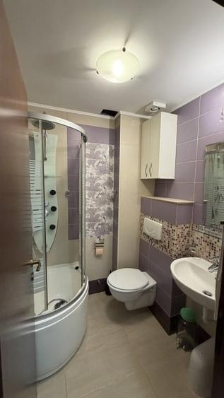 Apartament cu 3 camere decomandat în Sisești