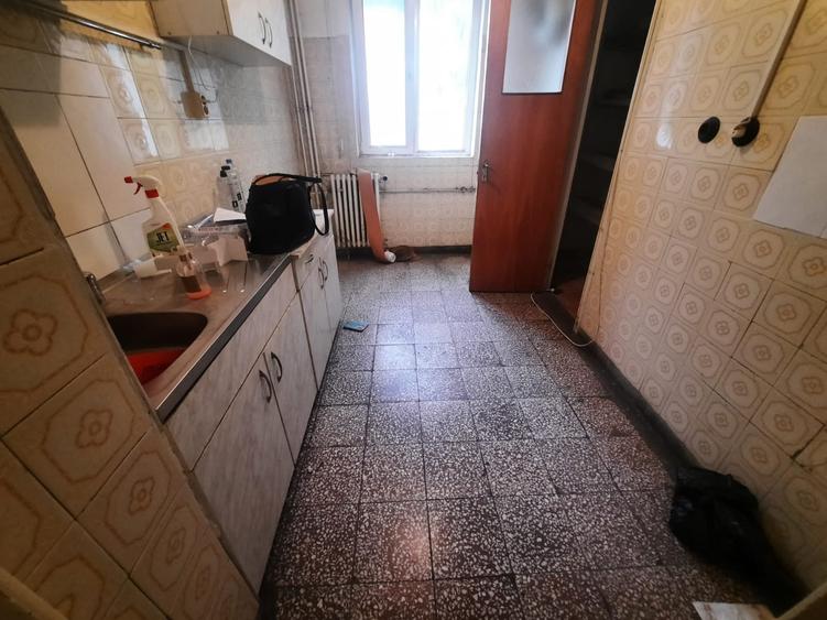 Apartament cu 3 camere decomandat în Militari