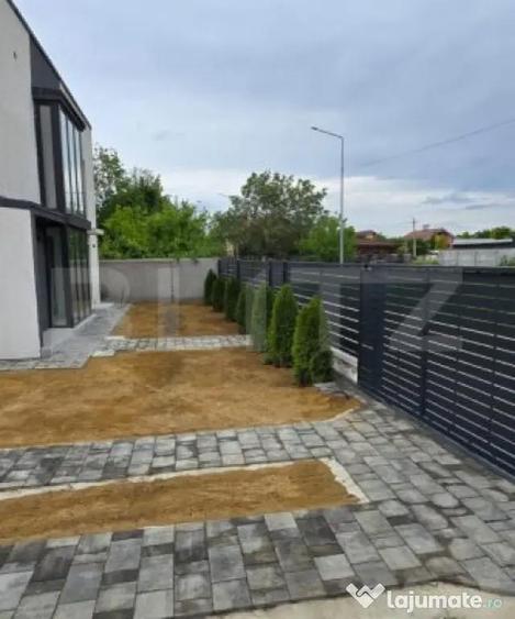 Casă cu 4 camere cu Teren 235 Mp în Central