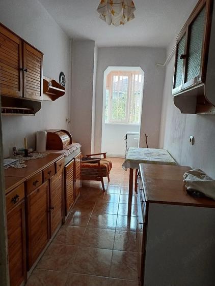 Apartament de Vanzare Semidecomandat - 3