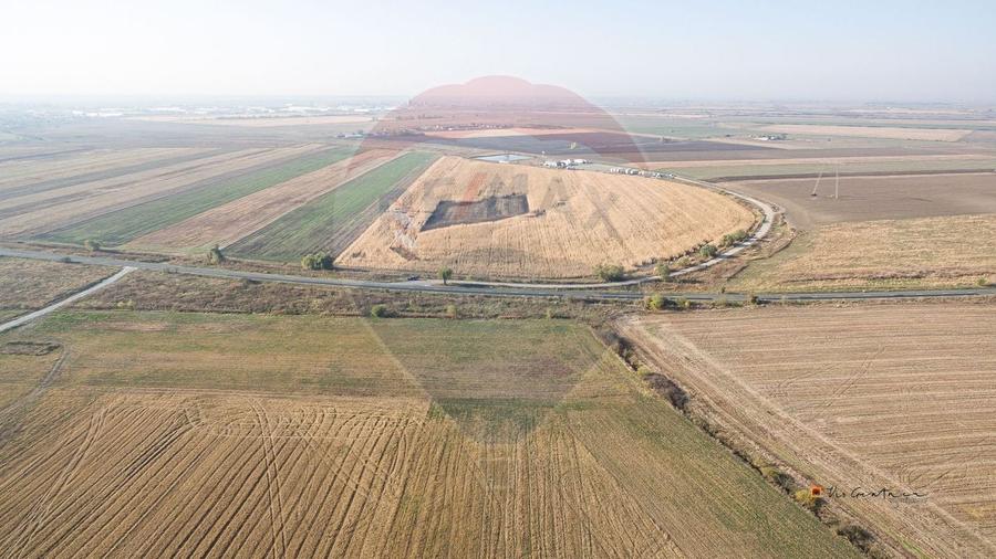 Teren agricol intravilan de 39016 mp, în Exterior Nord