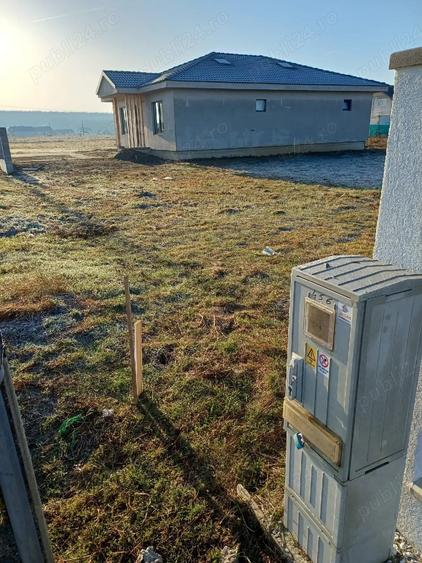 Teren de 800 mp, în Alparea