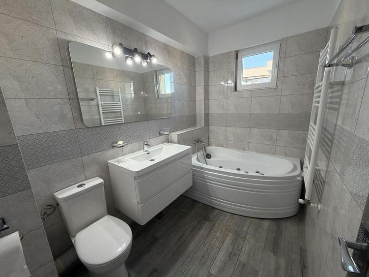 Apartament cu 2 camere decomandat în Palazu Mare