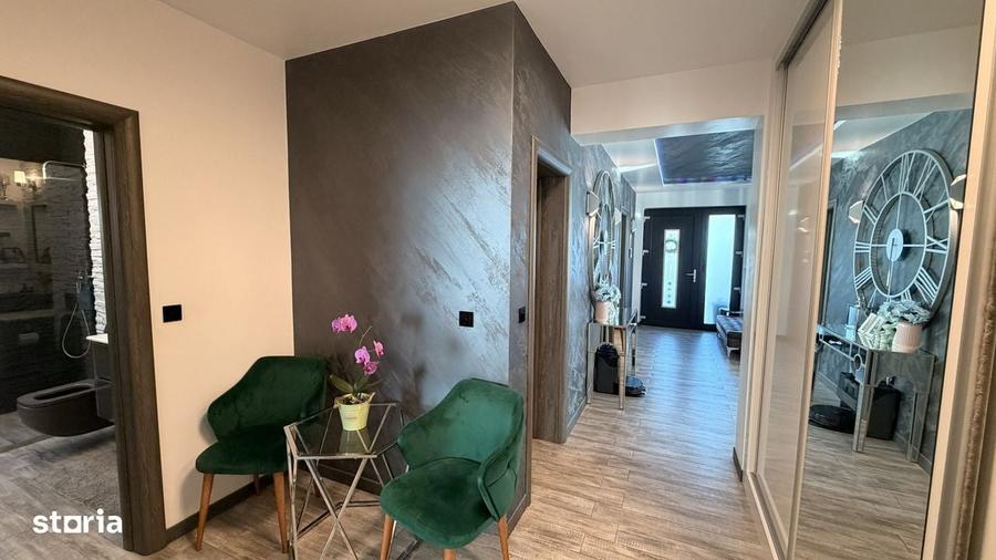 Casă cu 4 camere în Exterior Vest