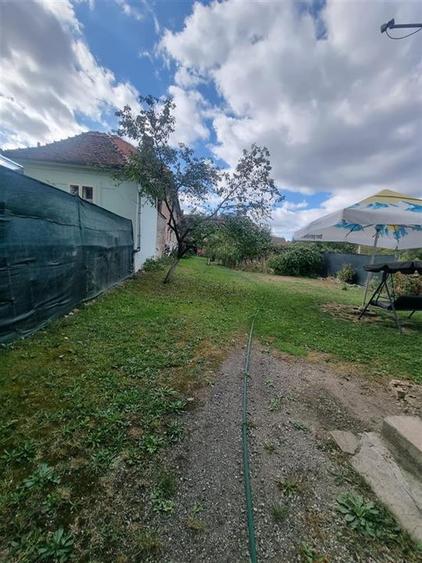 Casă individuală cu 4 camere cu Canalizare în Central