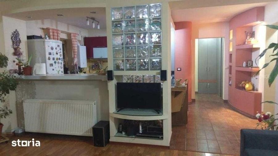 Apartament cu 4 camere în 1 Decembrie