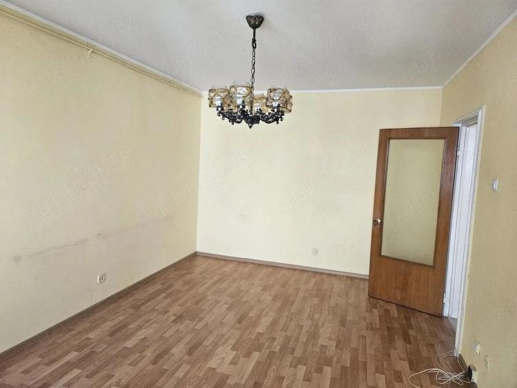 Apartament cu 3 camere decomandat în Tineretului
