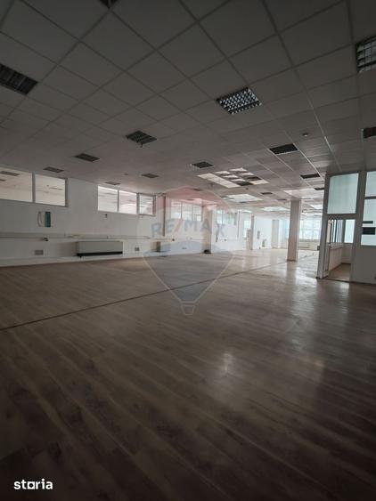 Spațiu comercial, de 2,100 mp, în Valea Rosie
