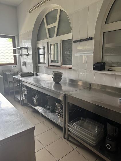 Casă cu 5 camere cu Teren 663 Mp în Central