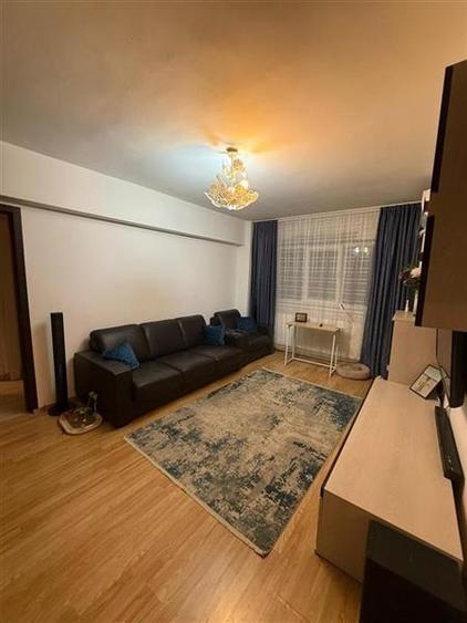 Apartament cu 3 camere decomandat în Dristor