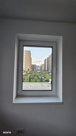 Apartament cu 3 camere decomandat, mobilat în Tractorul