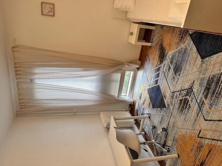 Apartament cu 3 camere semidecomandat, mobilat în Titan