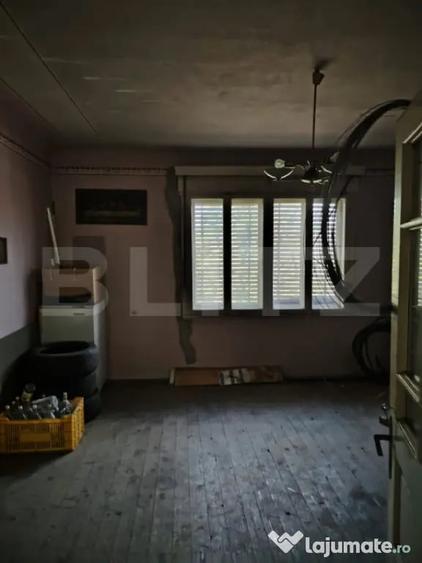 Casă cu 3 camere cu Teren 3900 Mp în Luna