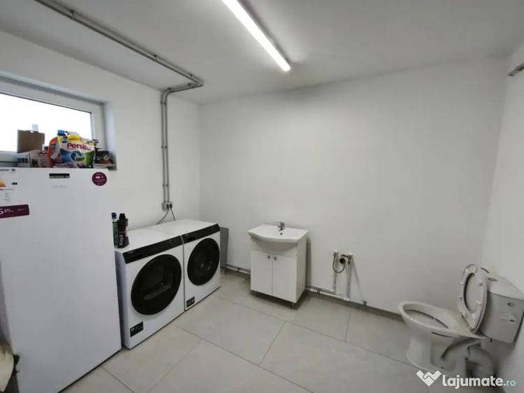 Casă cu 5 camere cu Teren 2000 Mp în Volovăț