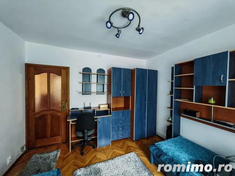 Apartament cu 3 camere decomandat în Tudor
