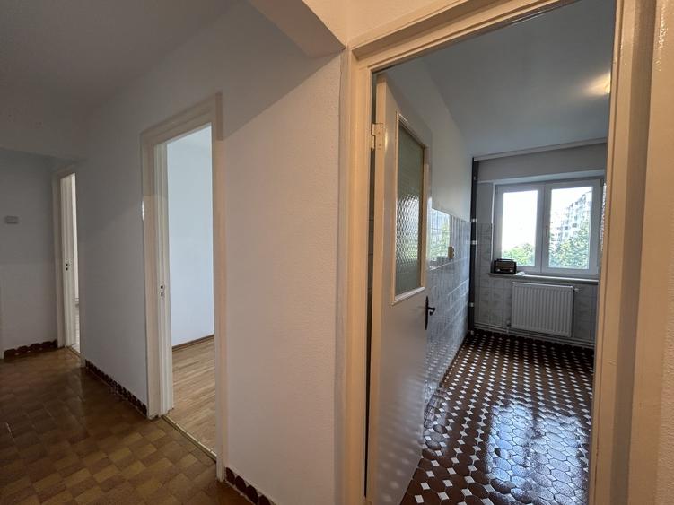 Apartament 3 camere decomandat, centrală gaz – zona Casa de Cultură - 4