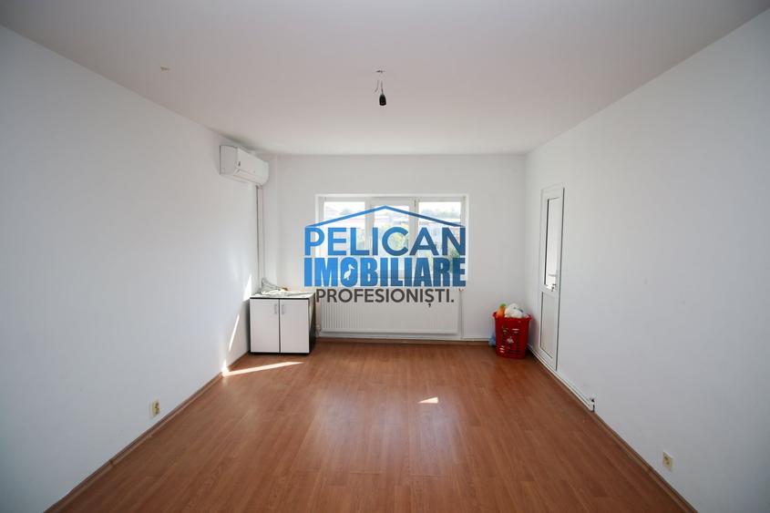 Apartament cu 3 camere decomandat, mobilat în E3