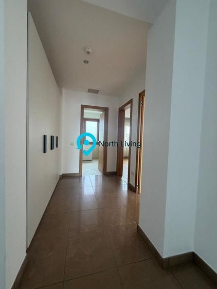 Duplex cu 6 camere cu Canalizare în Central