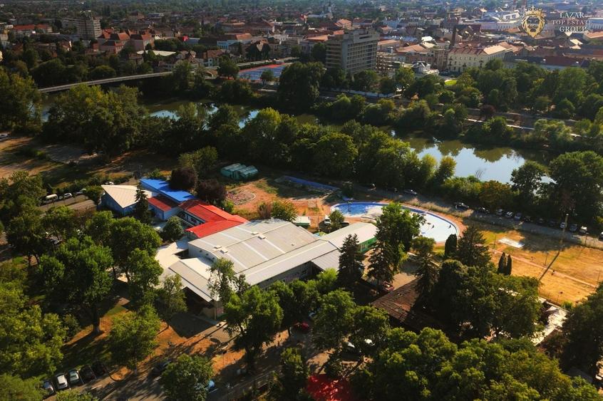 Spațiu comercial, de 740 mp, în Central