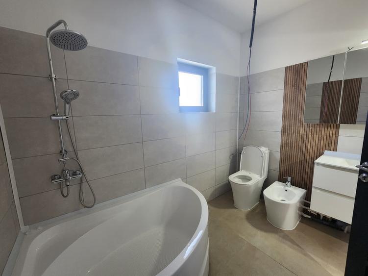 Casă individuală cu 3 camere cu Canalizare în Lunca Cetățuii